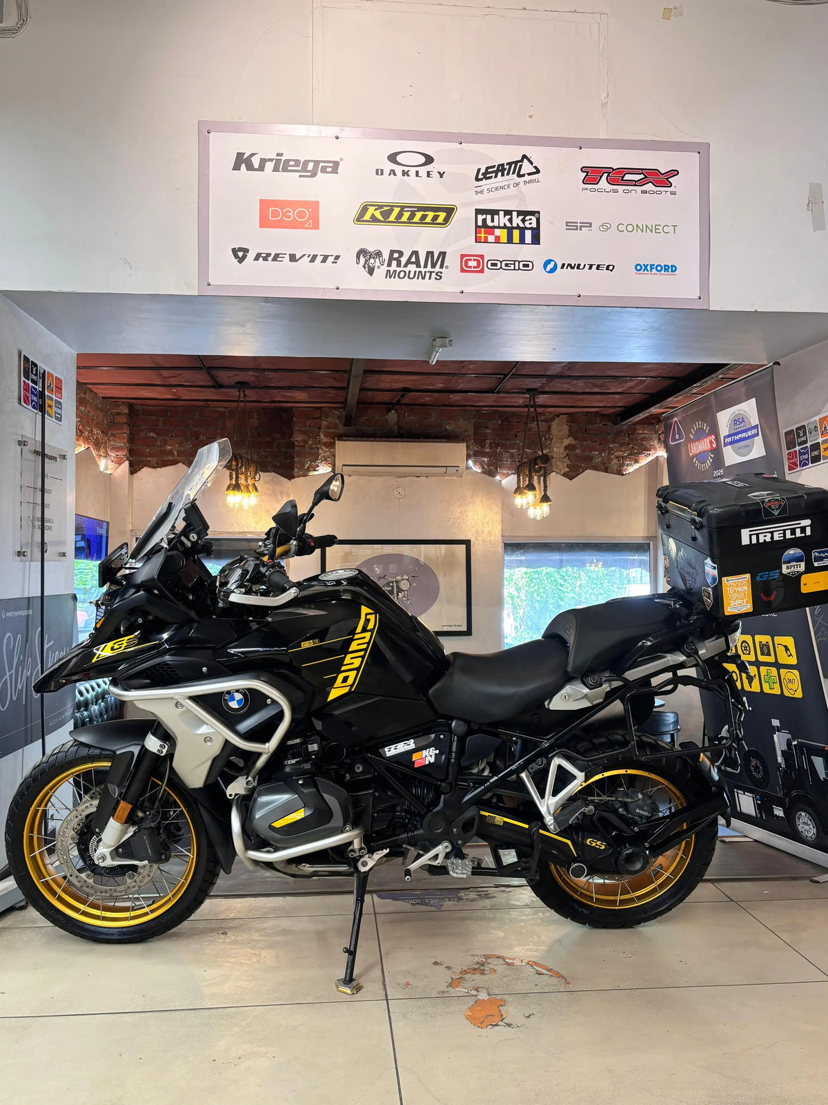 BMW R1250 GS (2022- PUNJAB REGISTERED) FOR SALE