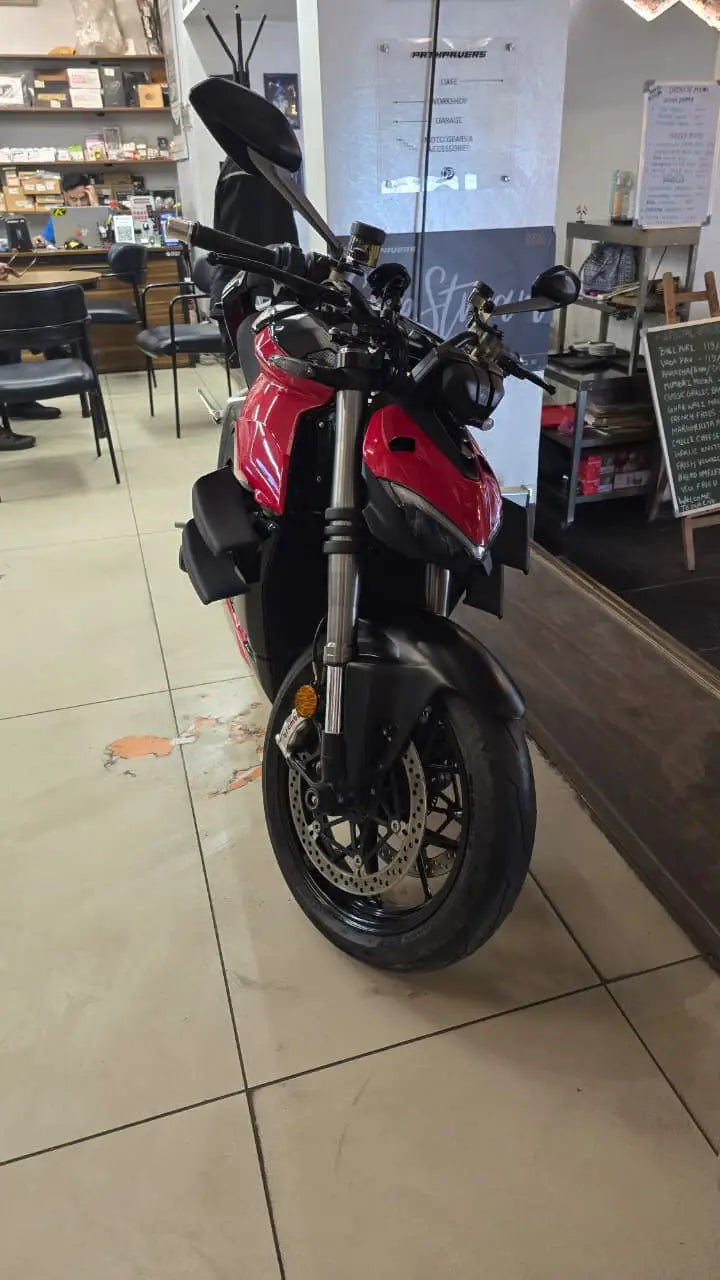 Ducati Streetfighter V4 (2024 - DL REGISTERED) FOR SALE
