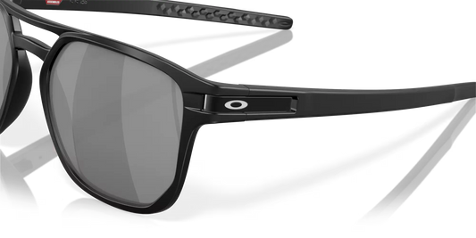 Oakley Latch™ Beta- prizm black polarized Lenses, matte black Frame