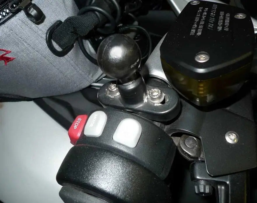 Mobile Mounts - RAM Base - Rail With Zinc Coated U-Bolt