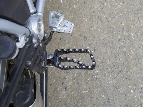 Altrider Adventire II Footpegs For BMW R 1200 GS / R 1250 GS - (Black) 