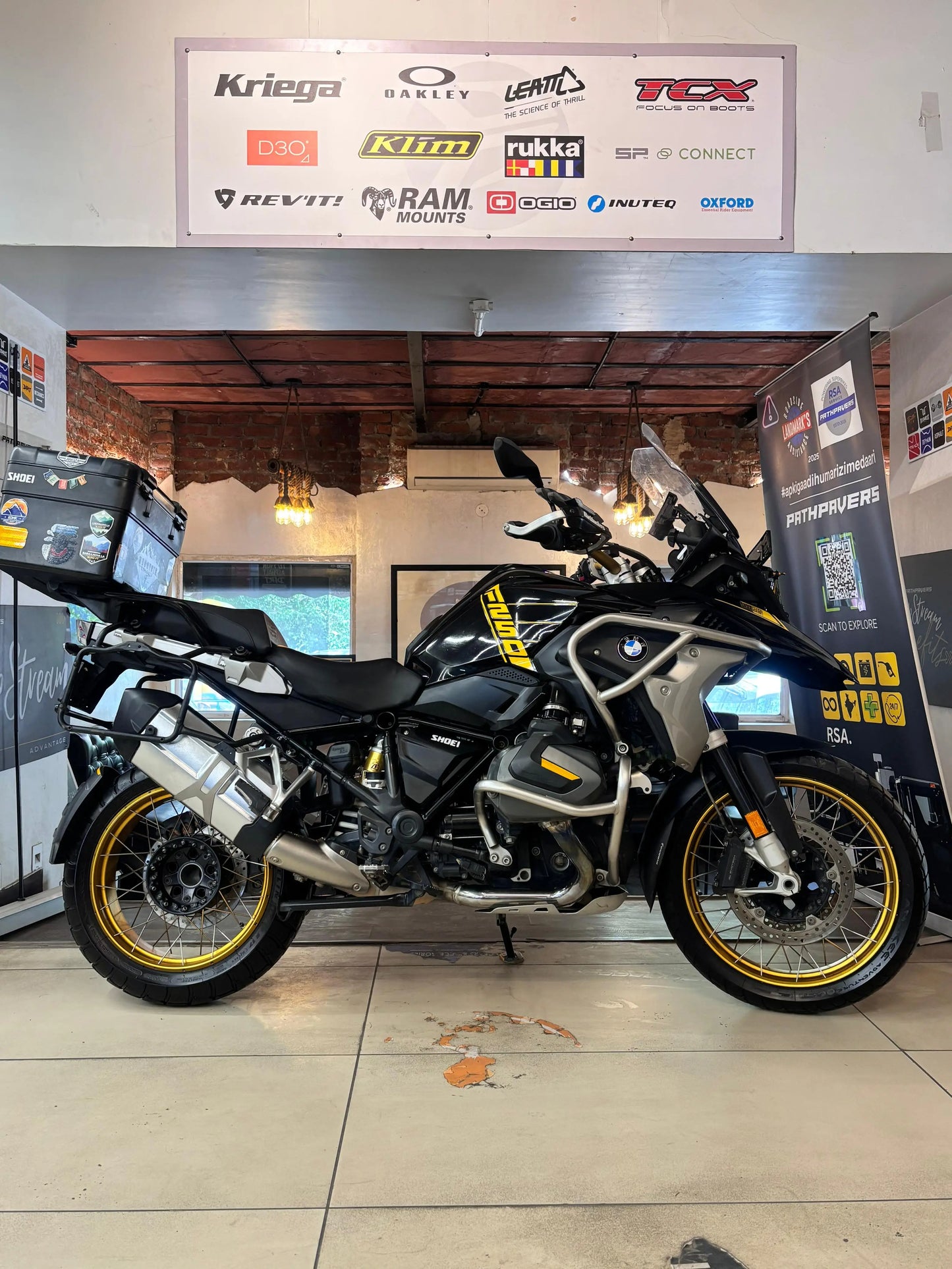 BMW R1250 GS (2022- PUNJAB REGISTERED) FOR SALE 