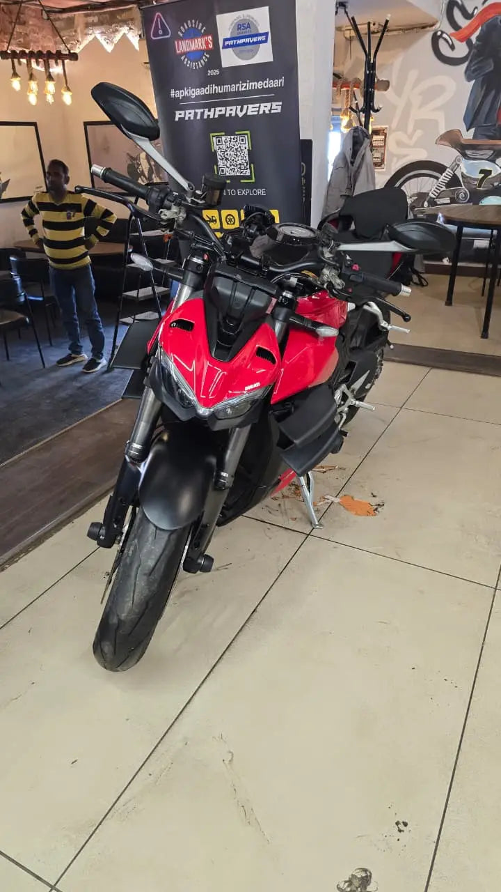 Ducati Streetfighter V4 (2024 - DL REGISTERED) FOR SALE 