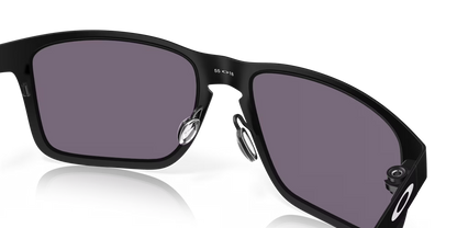 Oakley Holbrook 