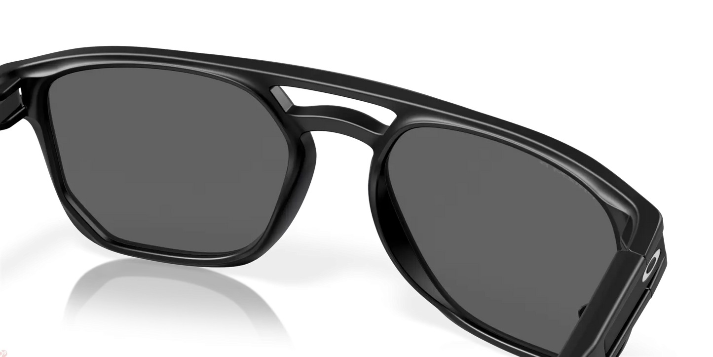 Oakley Latch™ Beta- prizm black polarized Lenses,  matte black Frame 