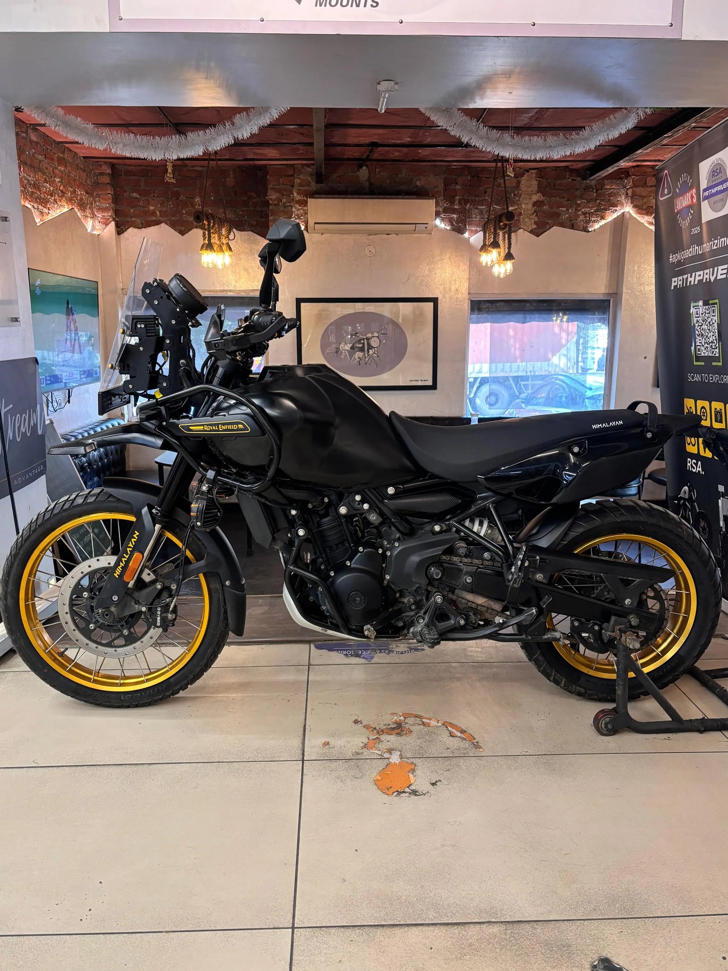 Royal Enfield Himalayan 450 (2024 - HR REGISTERED) FOR SALE 