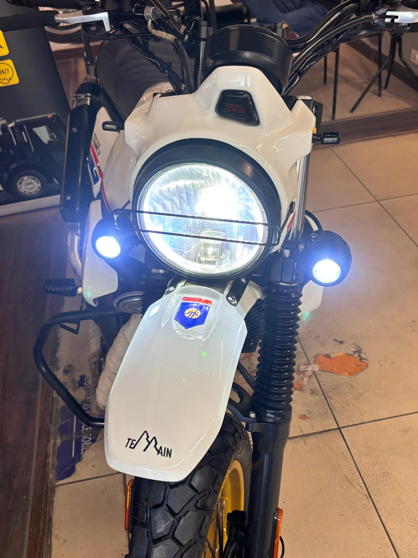 Royal Enfield Scram 411 (2022 - UP REGISTERED) FOR SALE 