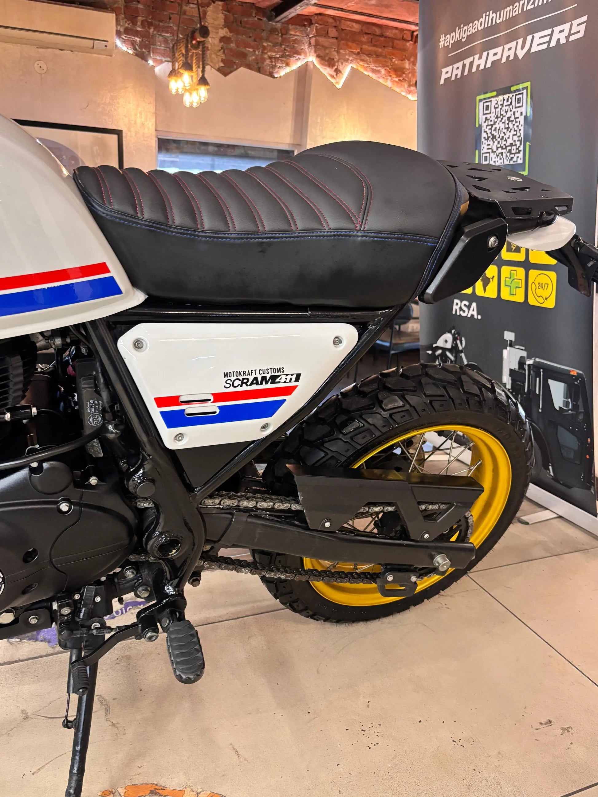 Royal Enfield Scram 411 (2022 - UP REGISTERED) FOR SALE 