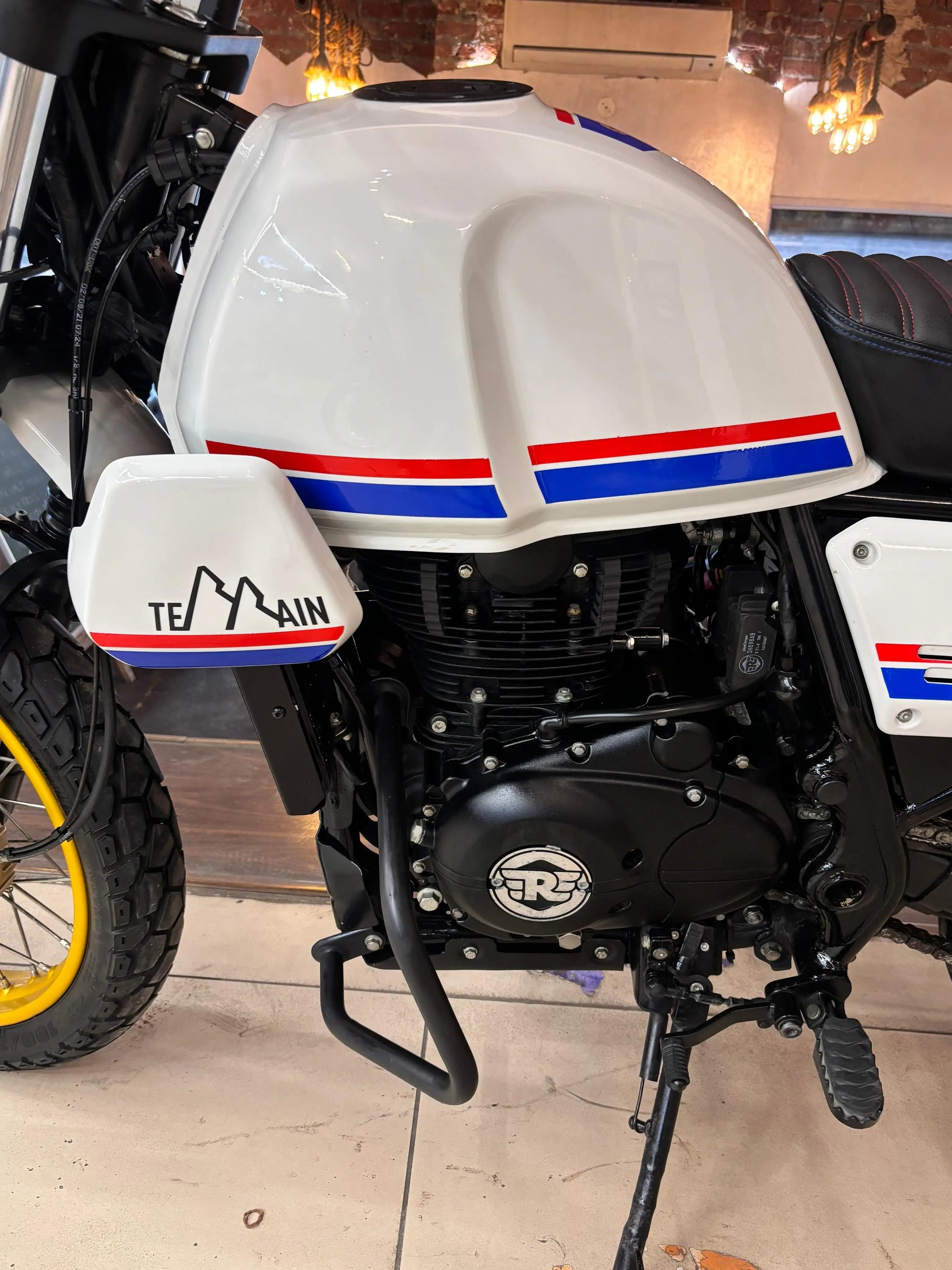 Royal Enfield Scram 411 (2022 - UP REGISTERED) FOR SALE 