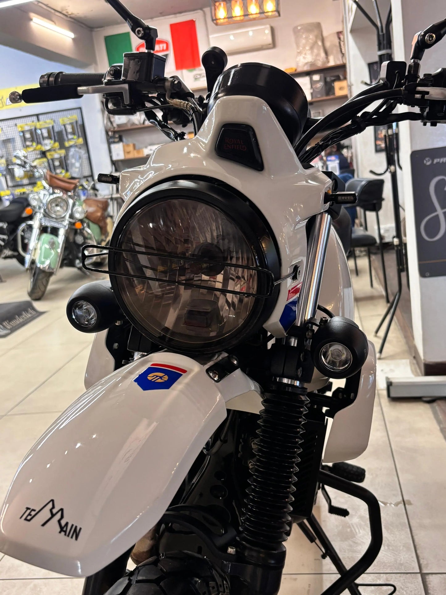 Royal Enfield Scram 411 (2022 - UP REGISTERED) FOR SALE 