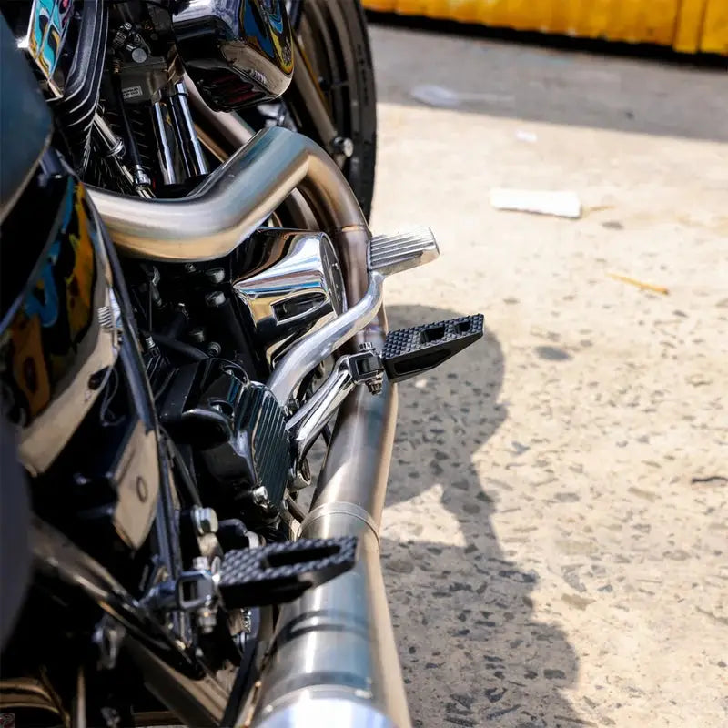 Thrashin supply co. P-54 Extra Grip Footpegs For Harley Softail 2018-2026 