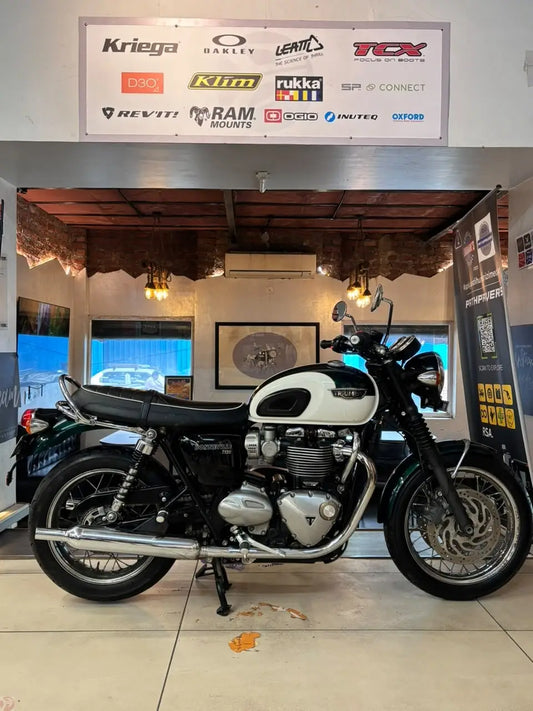 Triumph Bonneville T120 (2017- DL REGISTERED) FOR SALE 
