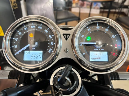 Triumph Bonneville T120 (2017- DL REGISTERED) FOR SALE 