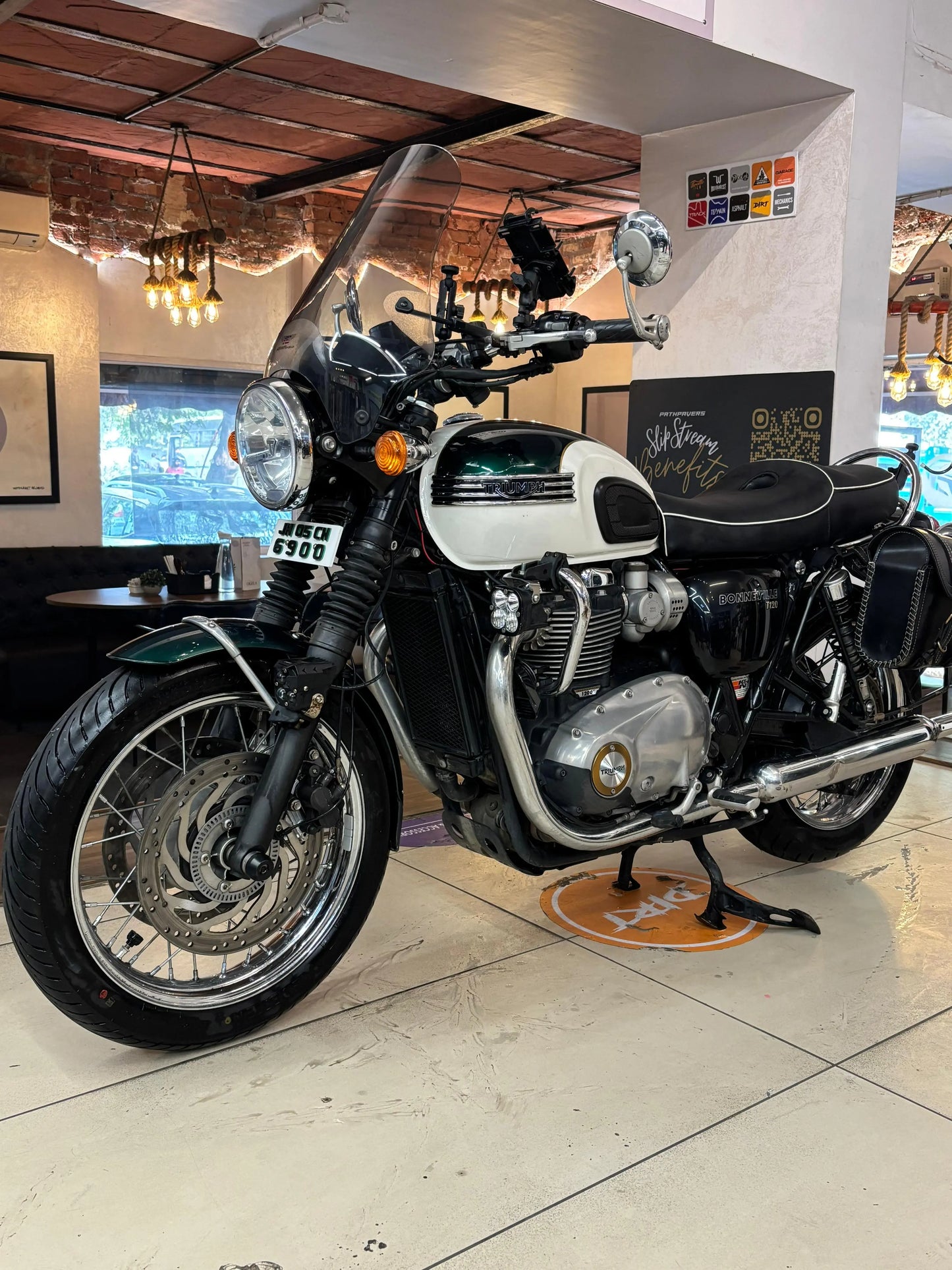 Triumph Bonneville T120 2019 (JHARKHAND REGISTERED) FOR SALE Pathpavers Garage