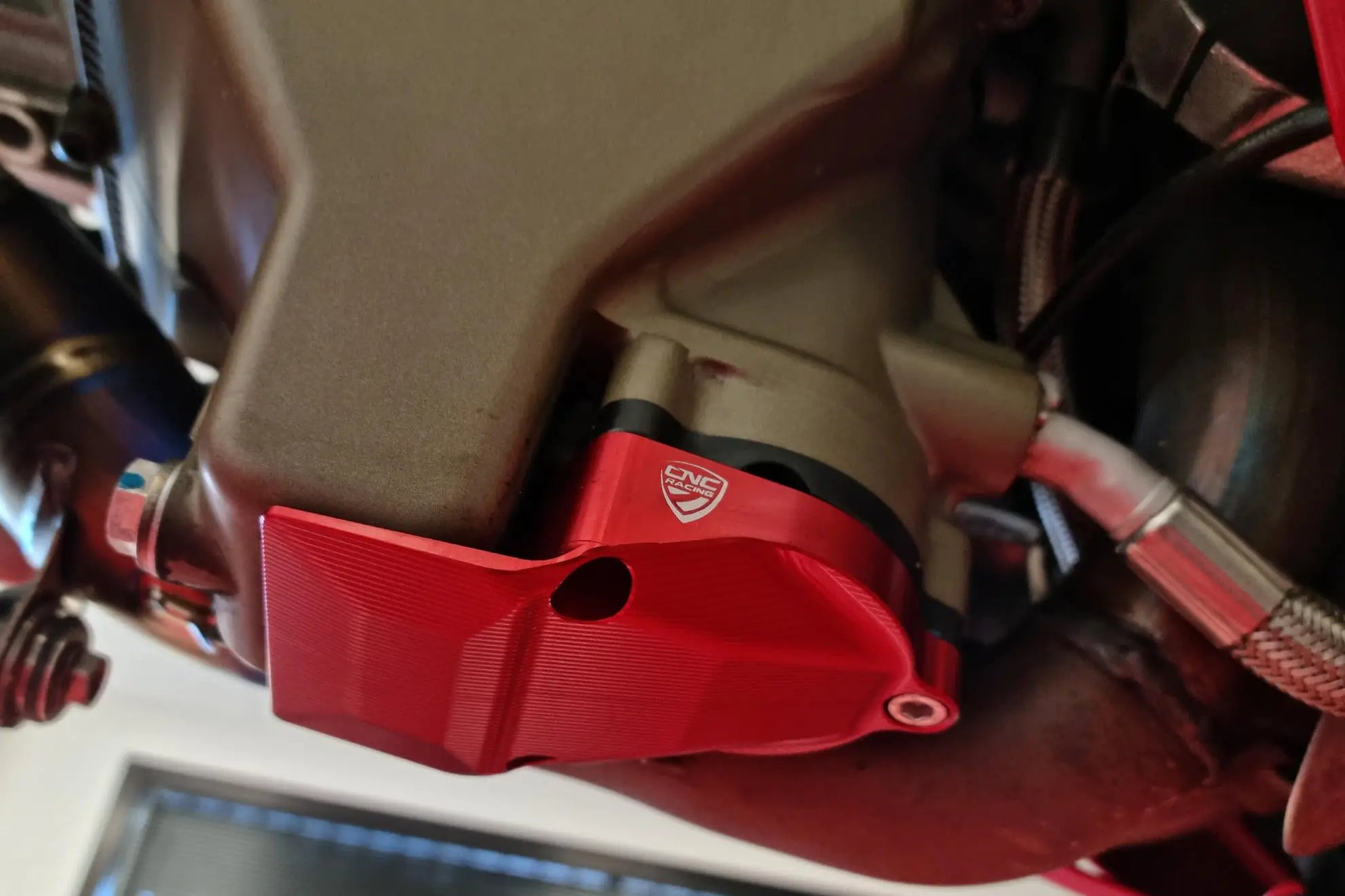 CNC Racing Oil pan protector Ducati Panigale / Streetfighter V4 