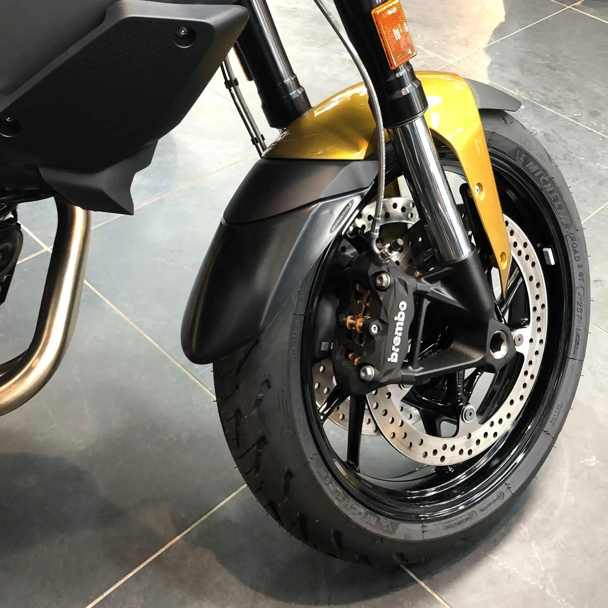 Pyramid Extenda Fenda For BMW F900 XR (Matt Black) 